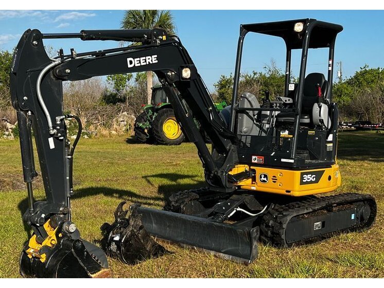 2022 John Deere 35G equipment photo
