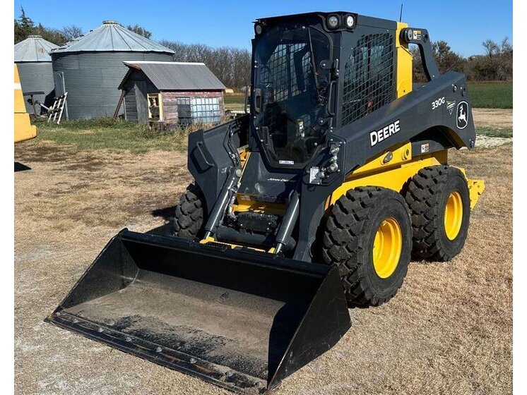 2021 John Deere 330G