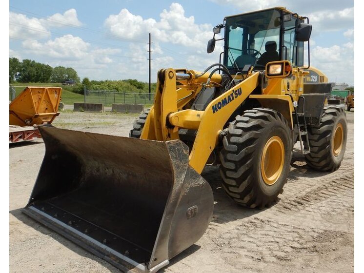 2007 Komatsu WA320-5L equipment photo