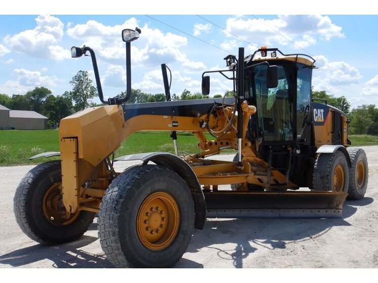 2010 Caterpillar 140M equipment photo