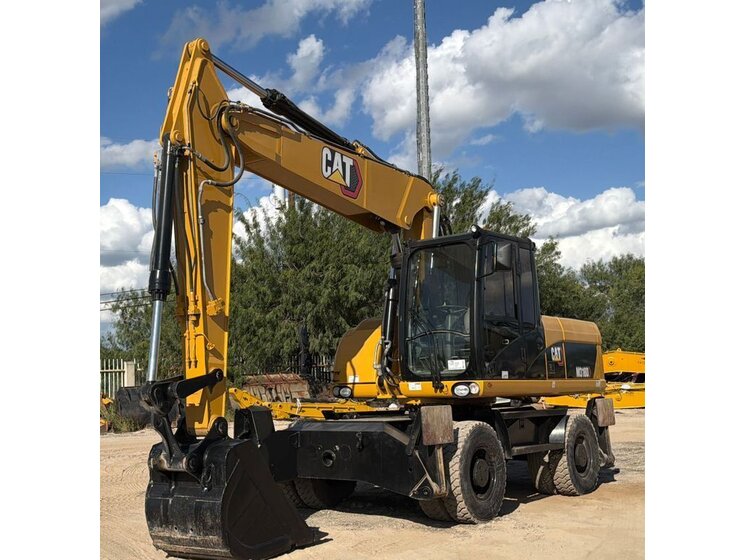 2011 Caterpillar M318D equipment photo