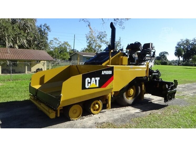 2011 CATERPILLAR AP-600D