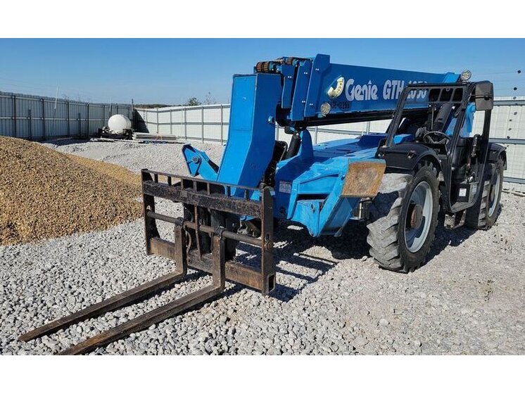 2017 Genie GTH-1056 equipment photo