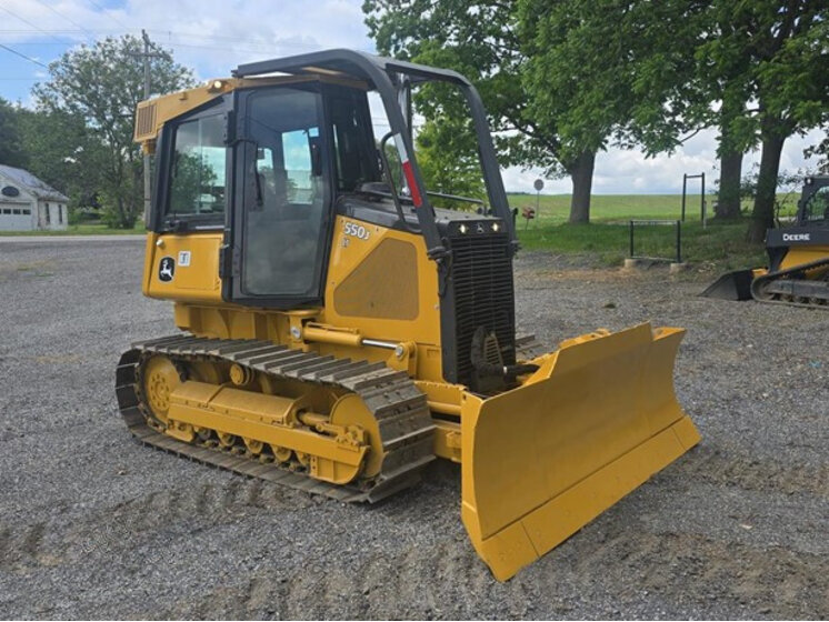 2006 DEERE 550J LT equipment photo